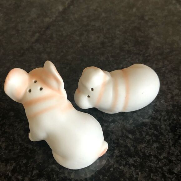 Vintage Pig Piglet Porcelain Salt & Pepper Shakers Set - Picture 4 of 5